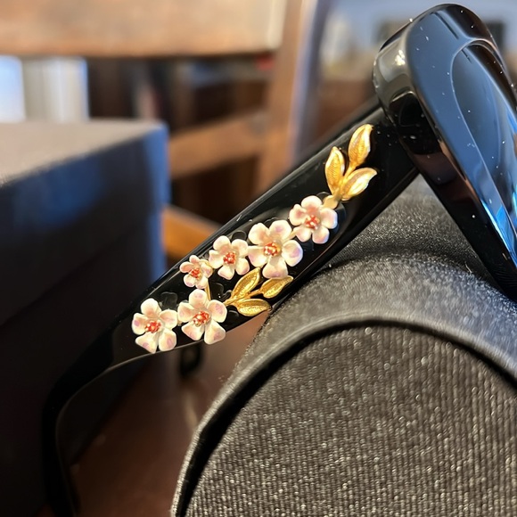 Dolce & Gabbana Rose Sunglasses - Picture 4 of 6